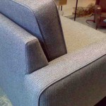 Artekin sohva uudelleen verhoiltuna.