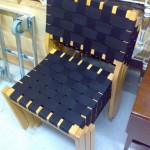 Artekin pikkutuolit uudelleen vyötettynä.