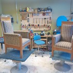 Jugend kaluston nojatuolit entisöitynä.